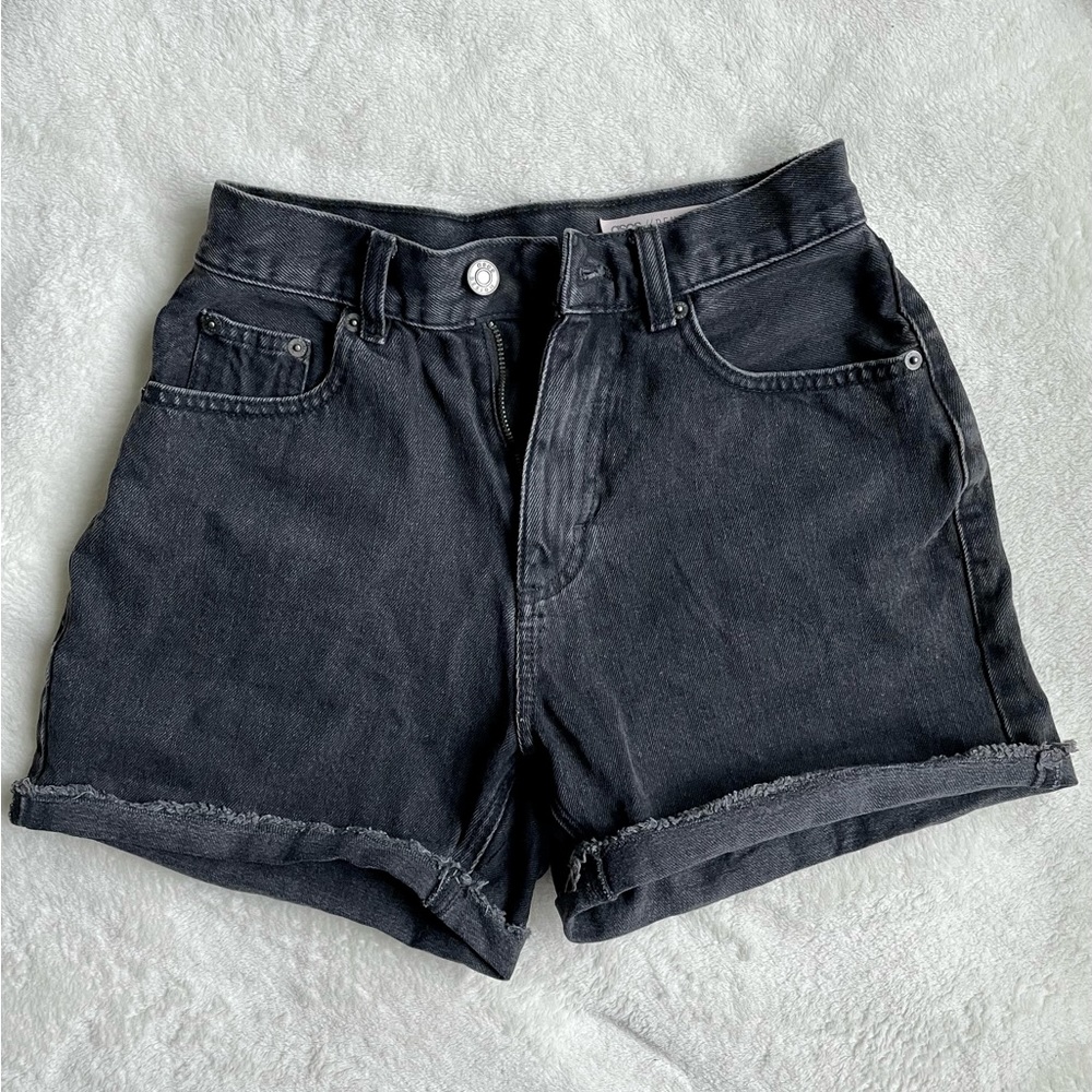 ASOS Black Denim Shorts Size 6 High Rise Cuffed Hem Casual Summer